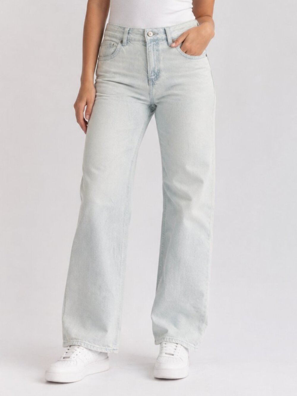 Zara NWT Light Wash Low Rise Full Length Jeans Size 4 | 100% Cotton